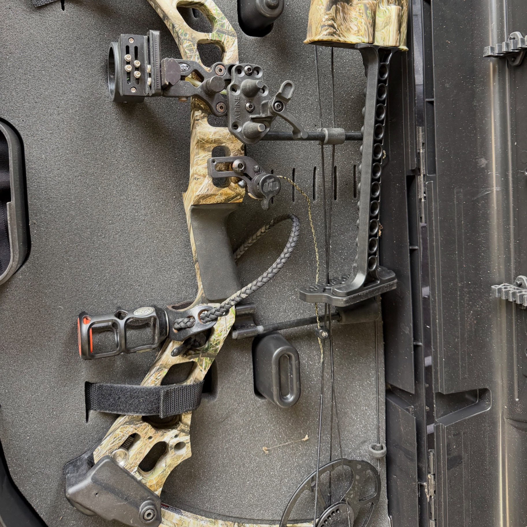 Camo compound hunting bow